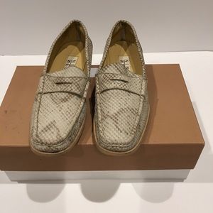 Like New Nine West snake skin suede loafer. 7.5M